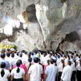 Hang Rú Ẩm và Cây đa làng trù