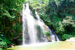 Thác Mưa, bản Chà Luôn