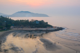 Bãi biển Quỳnh Phương