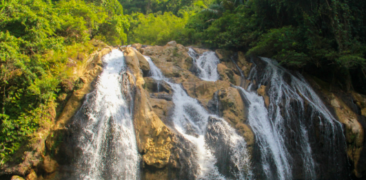 Thác Tà Puồng – Động Tà Puồng