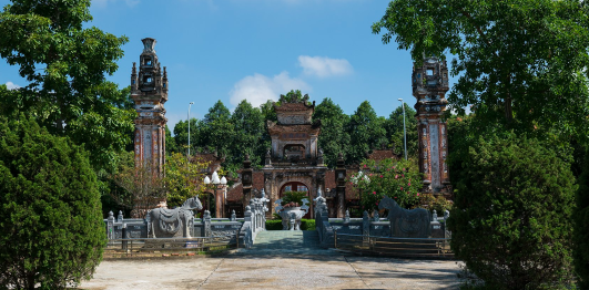 Lăng mộ và Đền thờ Nguyễn Xí