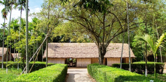 Quê ngoại Bác