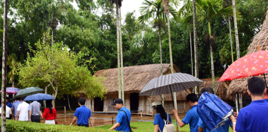 Quê ngoại Bác