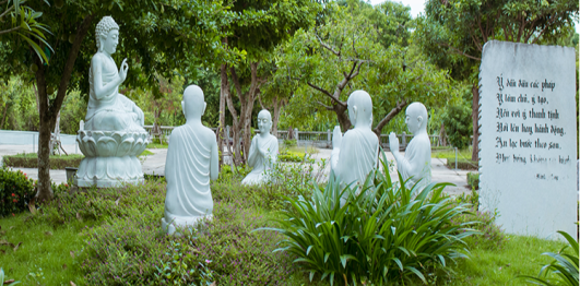Chùa Lâm Hà (trong khu sinh thái Diễn Lâm)
