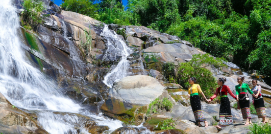 Du lịch sinh thái Thác Khe Bàn, xã Châu Bình