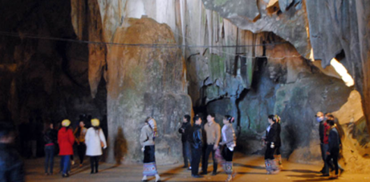 Hang Thẩm Ồm