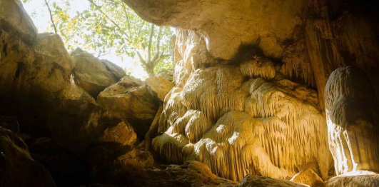 Hang động bản Ôn