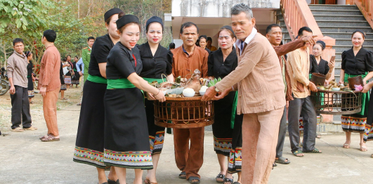 Lễ hội đón tiếng Sấm, huyện Tương Dương