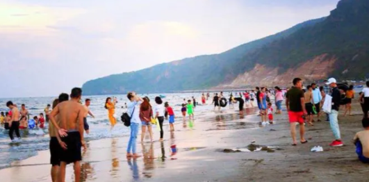 Bãi biển Quỳnh Nghĩa