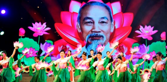 Lễ hội Làng Sen