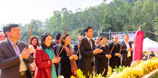 Lễ hội Đền Vua Mai