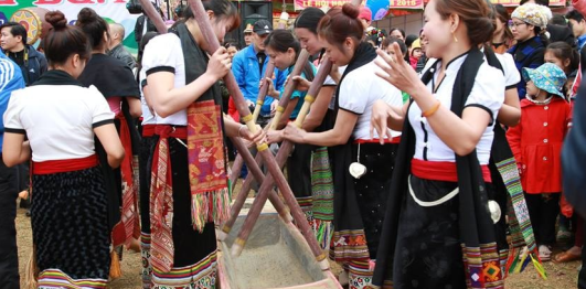 Lễ hội Hang Bua