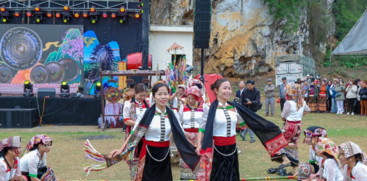 Lễ hội Hang Bua