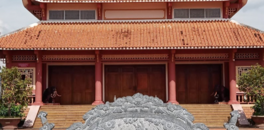 Đền thờ Bùi Thị Xuân