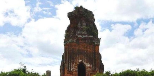 Tháp Phú Lốc