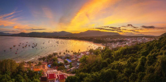 Bãi biển Tân Phụng