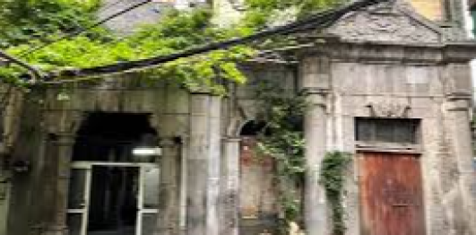 Lăng Hoàng Cao Khải và hồ bán nguyệt