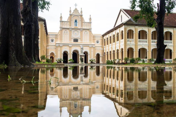 Tiểu Chủng Viện Làng Sông