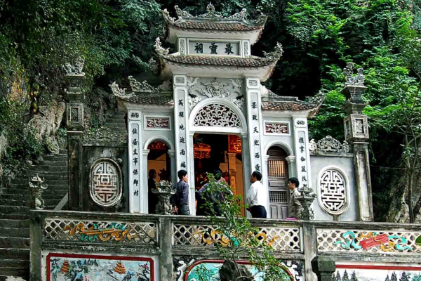 Chùa và động Địch Lộng