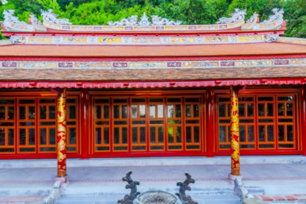 Điện Hòn Chén