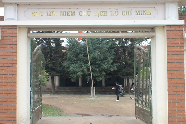 Di tích lưu niệm Chủ tịch Hồ Chí Minh