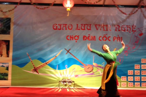 Chợ đêm Cốc Pài: