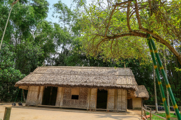Quê ngoại Bác