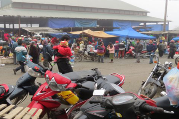 Chợ vùng biên - Cửa khẩu Nậm Cắn - huyện Kỳ Sơn