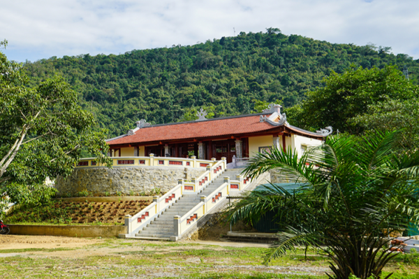 Đền Pu Nhạ Thầu, huyện Kỳ Sơn
