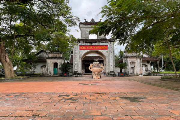 Điểm Du lịch tâm linh Đền Bạch Mã