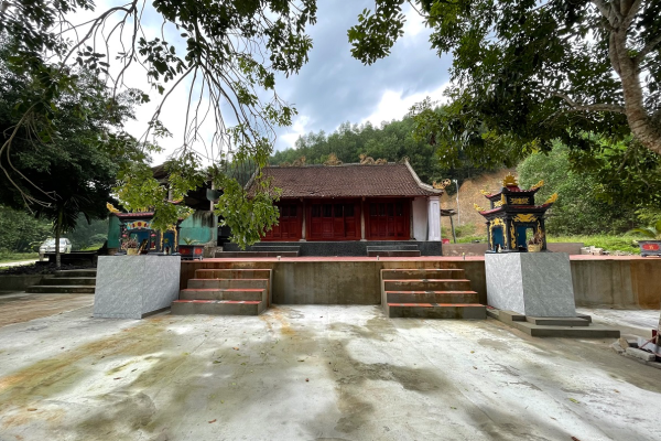 Đền Bà Chúa Chè