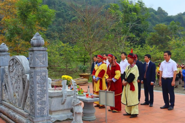 Đền Chiêng Ngam