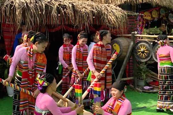Ngày Hội cồng chiêng của dân tộc Thái (Mường Choọng)
