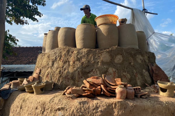 Làng nghề gốm Nhạn Tháp