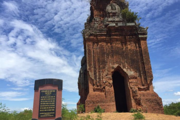 Tháp Phú Lốc