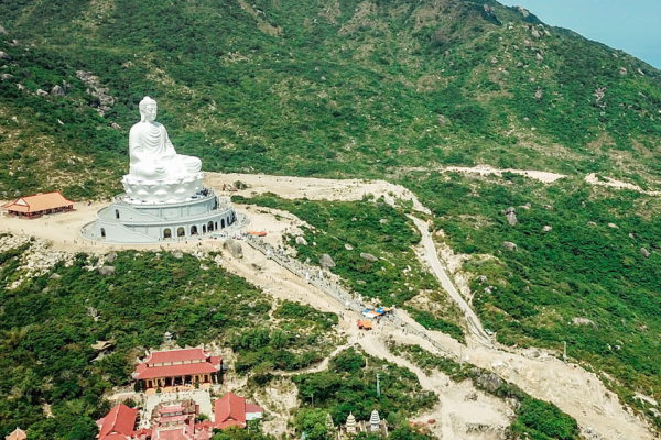 Quần thể du lịch sinh thái và tâm linh Linh Phong