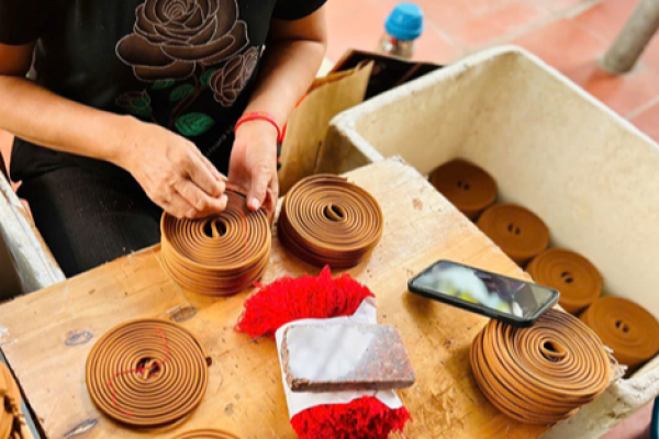 Làng nghề làm hương thắp làng Văn Trai Thượng