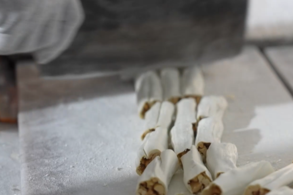Làng nghề bánh kẹo truyền thống Cổ Hoàng
