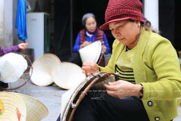 Làng nghề truyền thống nón lá Vĩnh Thịnh
