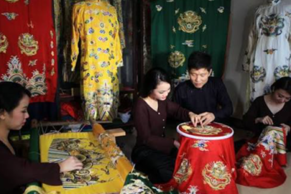 Làng nghề thêu thôn Đông Cửu