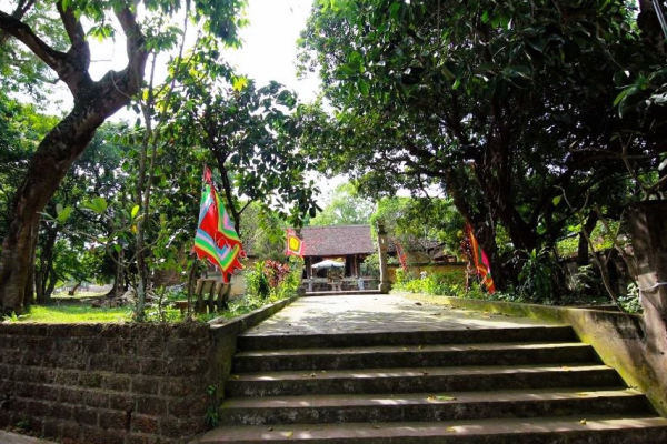 Đền Phùng Hưng