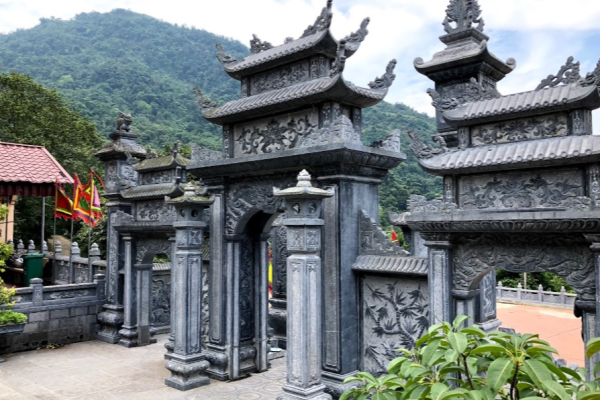 Đền Trung