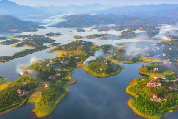 Hồ Cấm Sơn