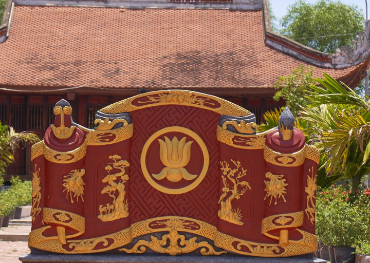 Đền Phượng Cương