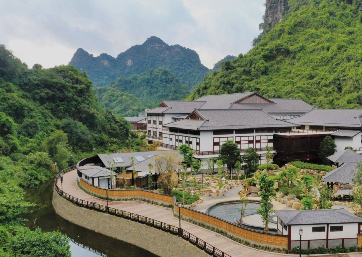 Suối khoáng Yoko Onsen Quang Hanh