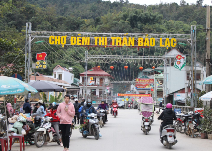 Chợ đêm thị trấn Bảo Lạc 