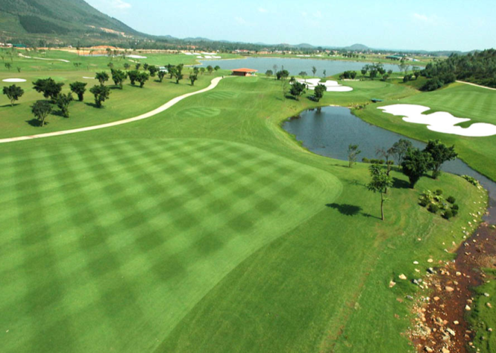 Sân golf Đầm Vạc 