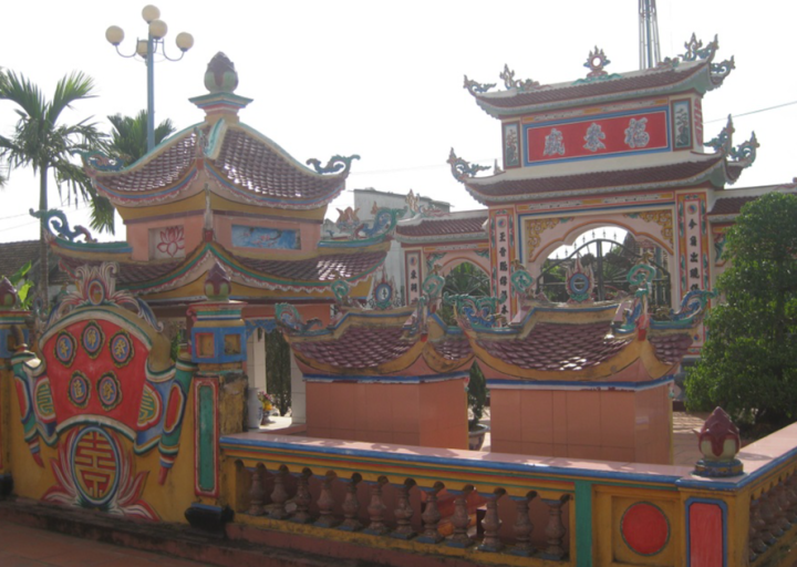 Đình Phú Nhuận và nhà thờ họ Hoàng Trần