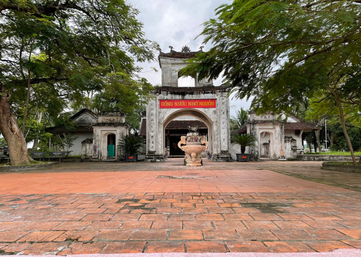 Điểm Du lịch tâm linh Đền Bạch Mã