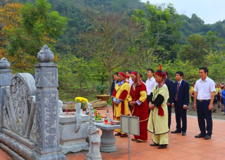 Đền Chiêng Ngam